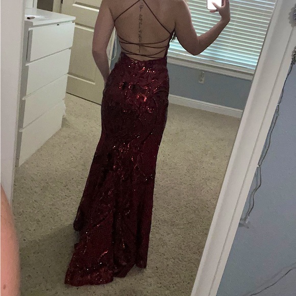 WhatchamaCallit Amarra Red/Maroon, sequin, tie back, Prom dress! size 00, XS. - Picture 1 of 5